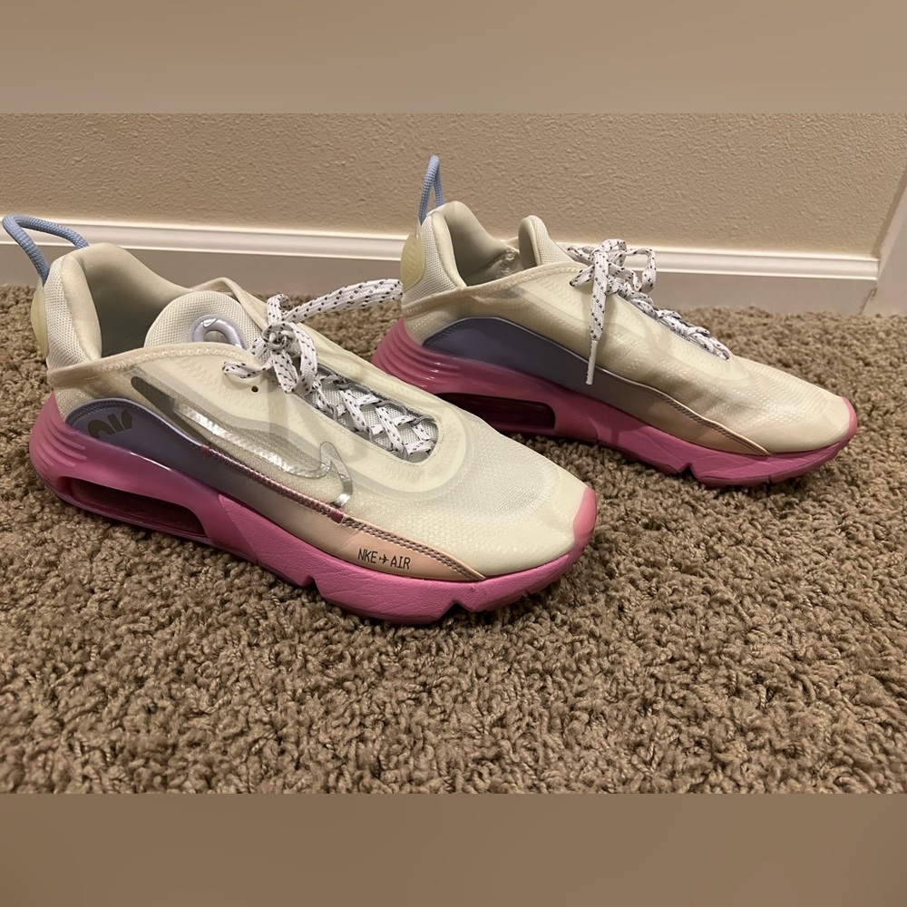 Women Nike 290s